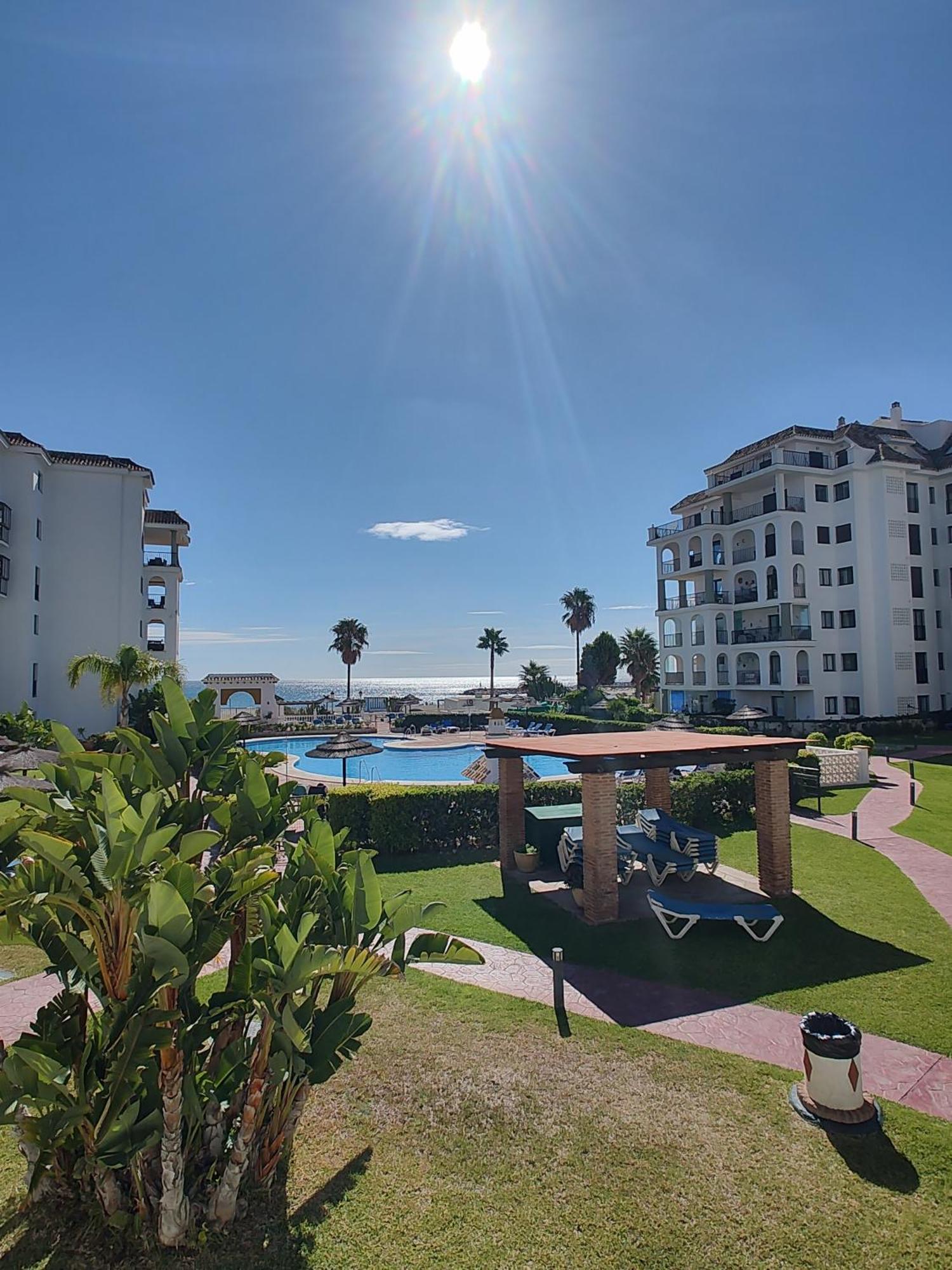 Duquesa 5210 Beach Side Paradise Castillo de Sabinillas Dış mekan fotoğraf