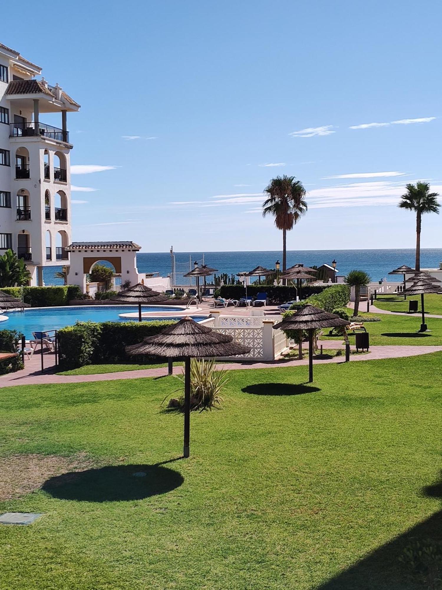 Duquesa 5210 Beach Side Paradise Castillo de Sabinillas Dış mekan fotoğraf